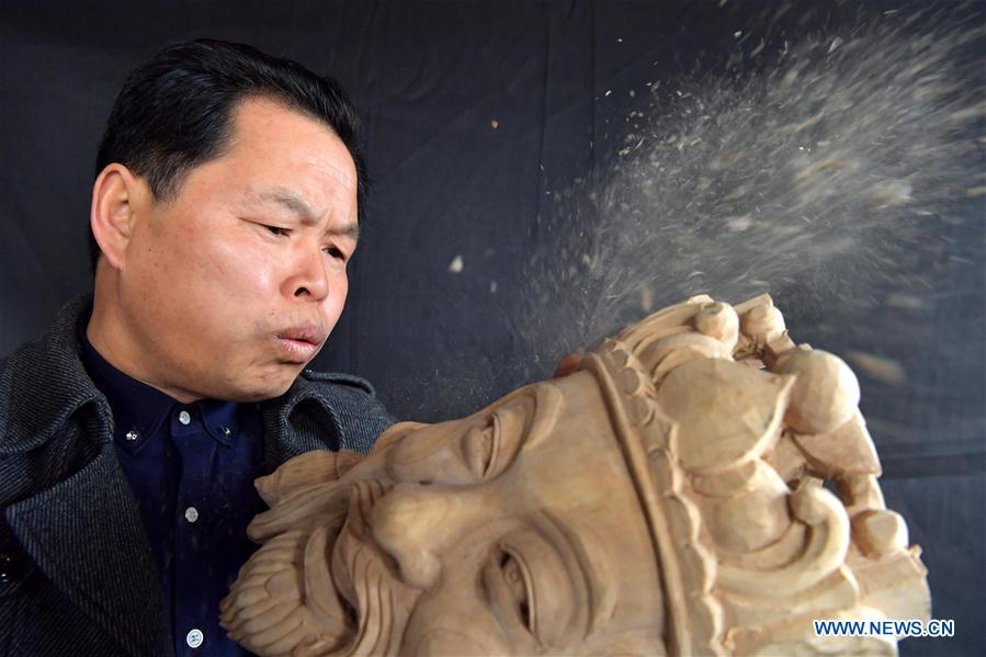 CHINA-JIANGXI-NUO OPERA-MASK MAKER(CN)