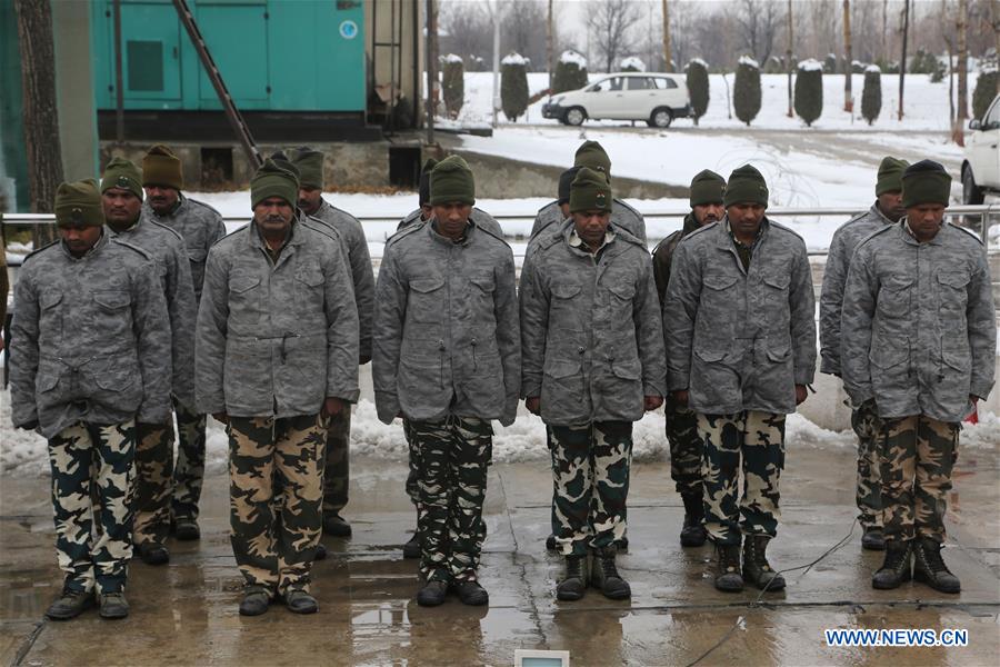 INDIAN-CONTROLLED KASHMIR-SRINAGAR-GUNFIGHT-WREATH LAYING CEREMONY