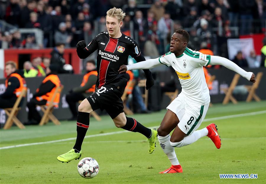 (SP) GERMANY-LEVERKUSEN-SOCCER-BUNDESLIGA-LEVERKUSEN VS MOENCHENGLADBACH