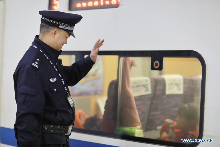 CHINA-GUIZHOU-GUIYANG-POLICEMEN (CN)