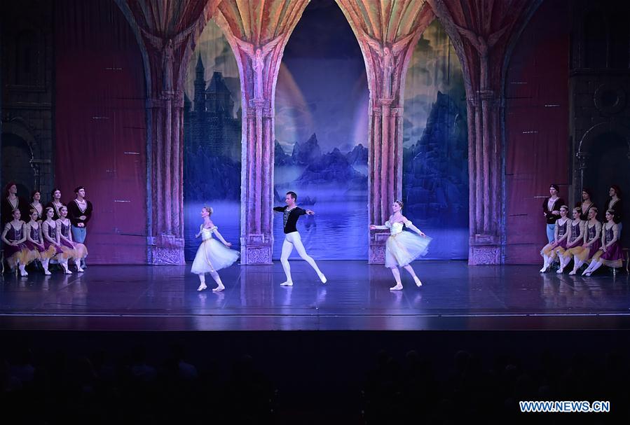 GERMANY-FRANKFURT-BALLET "SWAN LAKE"