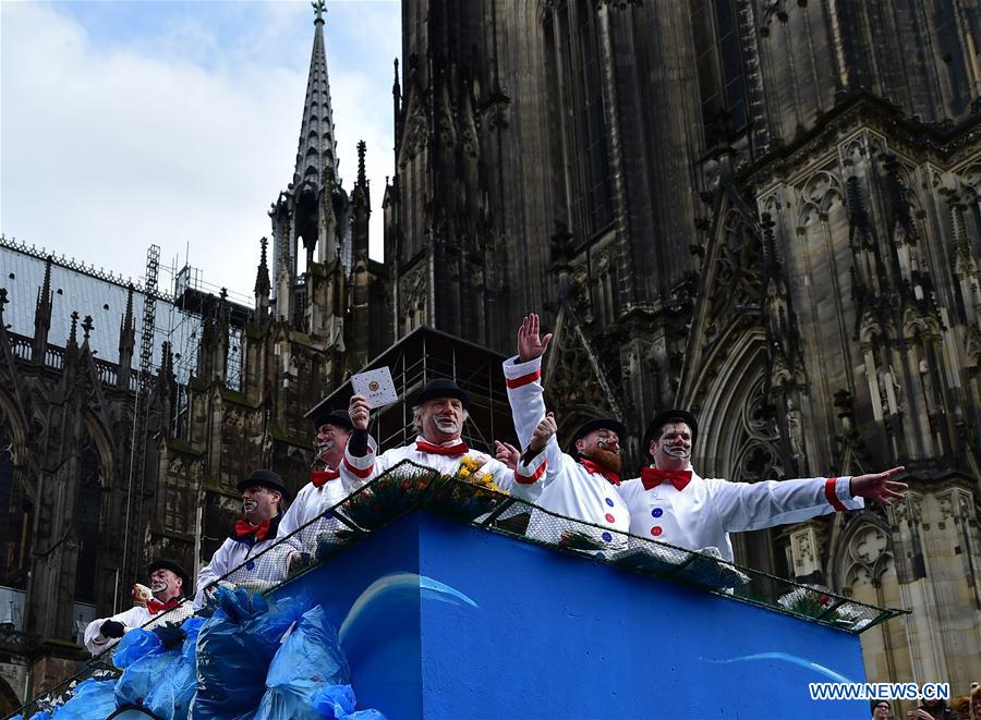 GERMANY-COLOGNE-CARNIVAL-ROSE MONDAY PARADE