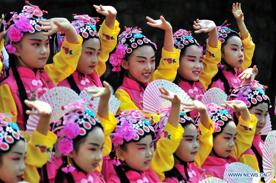 #CHINA-TRADITIONAL CHINESE OPERA-CHILDREN'S DAY (CN)