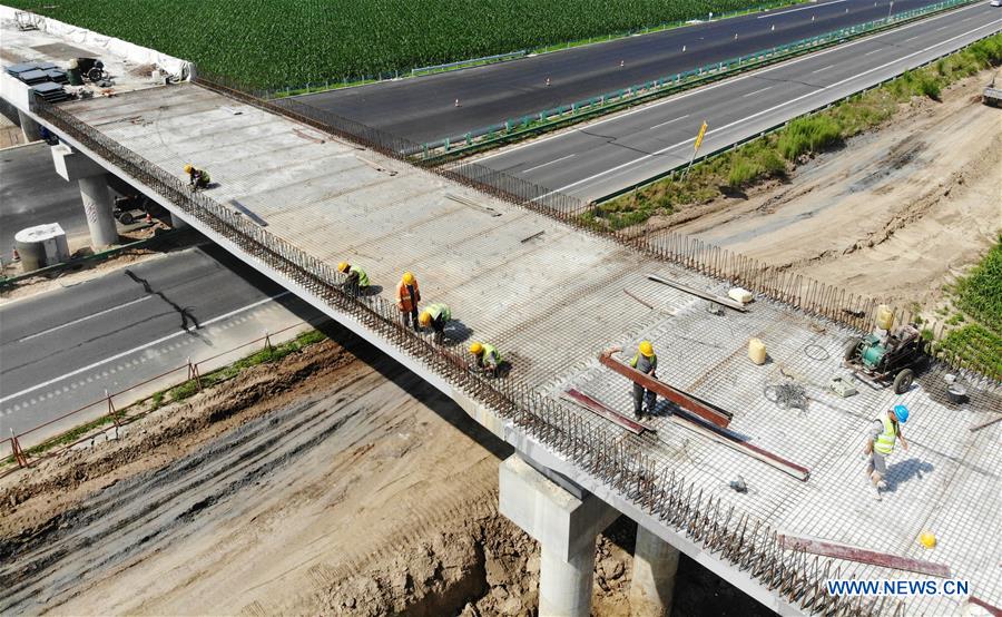 CHINA-JILIN-BEIJING-HARBIN EXPRESSWAY-WORKERS (CN)