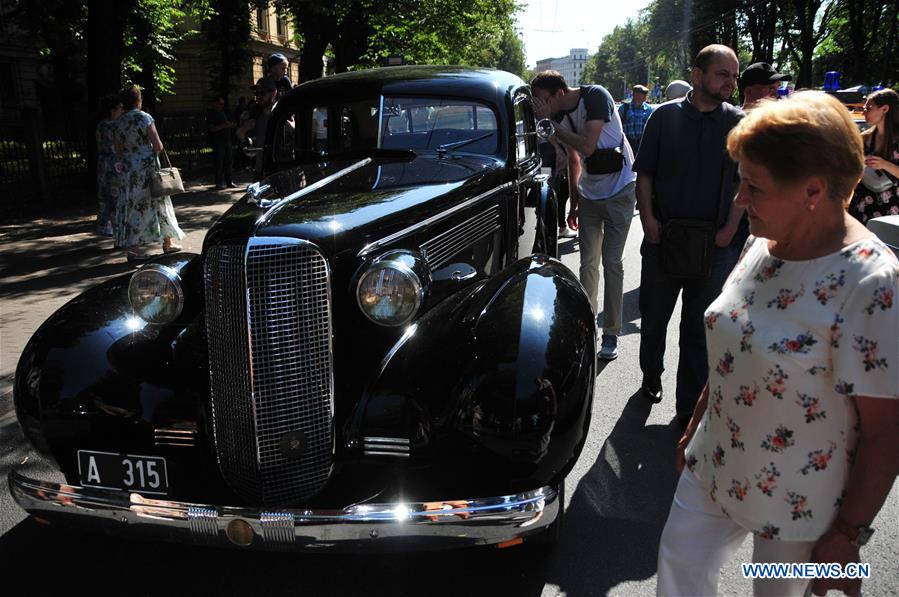 LATVIA-RIGA-ANTIQUE VEHICLE-RIGA RETRO 2019