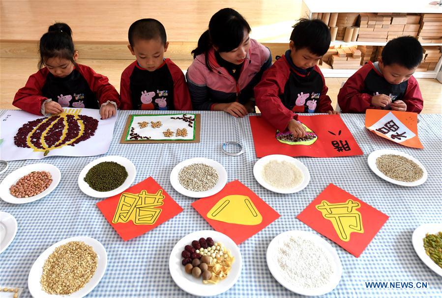 CHINA-SHIJIAZHUANG-LABA FESTIVAL-KINDERGARTEN (CN)