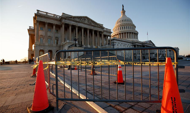 U.S. gov't shuts down at midnight after Senate recess