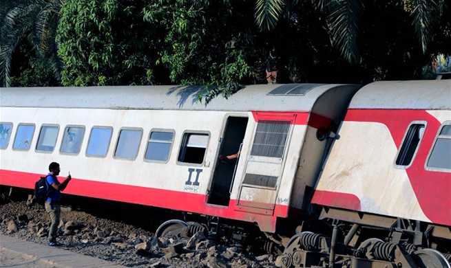 55 injured as train derails near Giza, Egypt