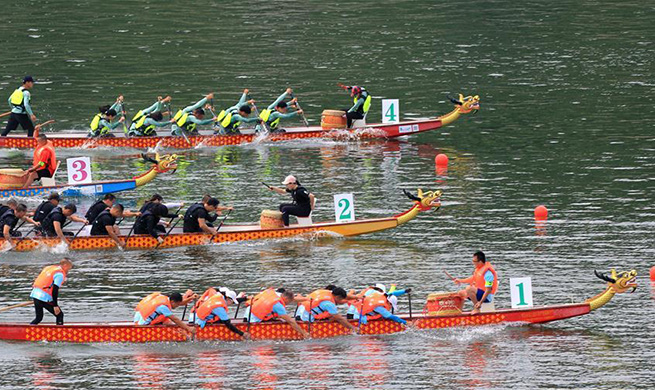 Dragon boat race held to celebrate upcoming Dragon Boat Festival in Hunan