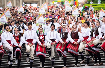 Parade of int'l youth dance festival held in Macao