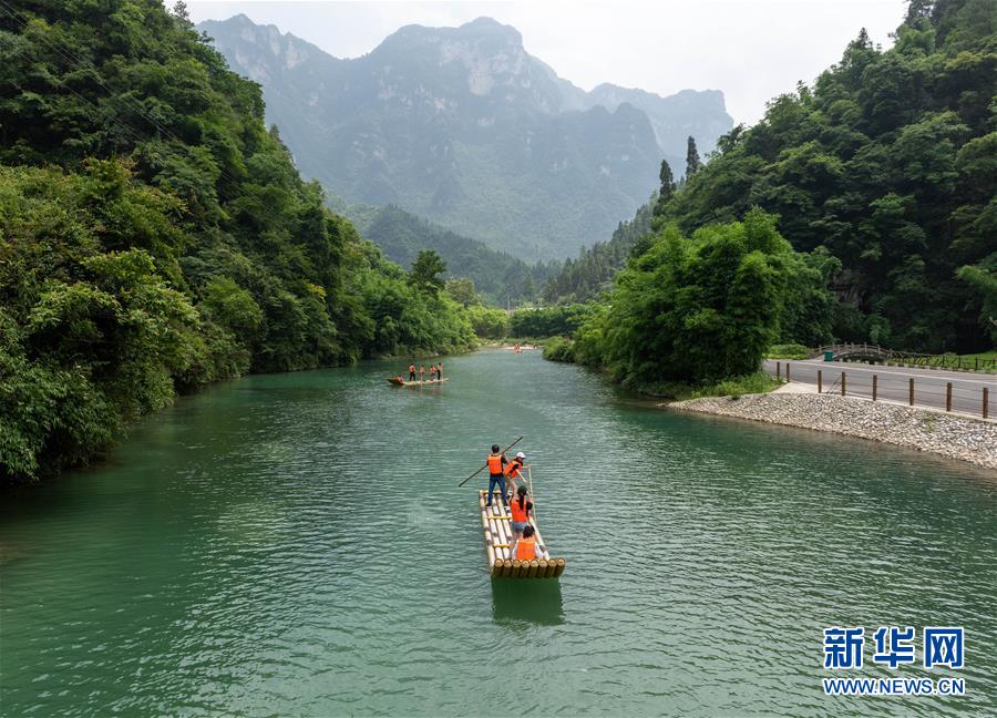 （新華全媒頭條·圖文互動(dòng)）（1）線上線下消費(fèi)升溫 文旅活動(dòng)邁上“云端”——端午假期透視我國(guó)經(jīng)濟(jì)高質(zhì)量發(fā)展新動(dòng)力