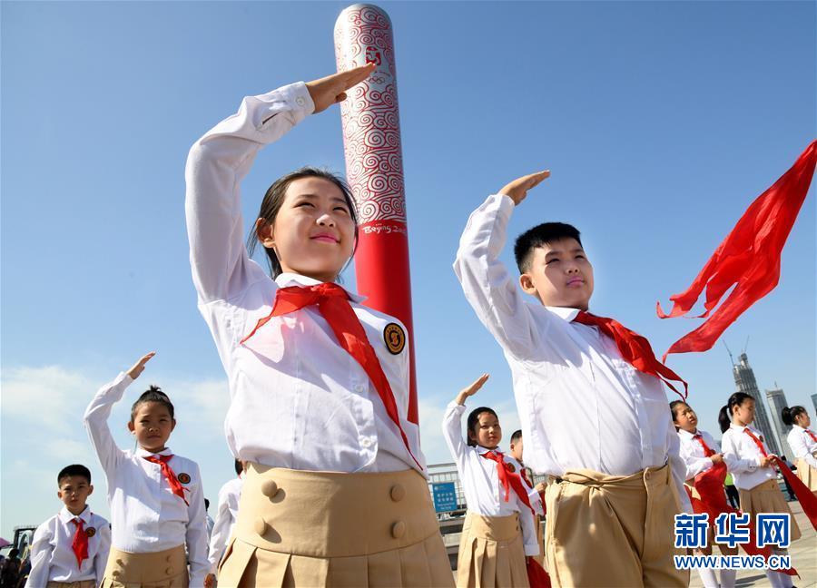 （新華全媒頭條·圖文互動(dòng)）（1）“美麗的中國夢屬于你們”——以習(xí)近平同志為核心的黨中央關(guān)心少年兒童工作紀(jì)實(shí)