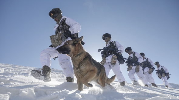 枕戈待旦，辭舊迎新——全軍部隊在練兵備戰(zhàn)中迎接新春佳節(jié)