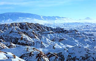 鏡頭帶你走進(jìn)甘肅張掖平山湖大峽谷 雪后盡顯北國風(fēng)光壯麗美景